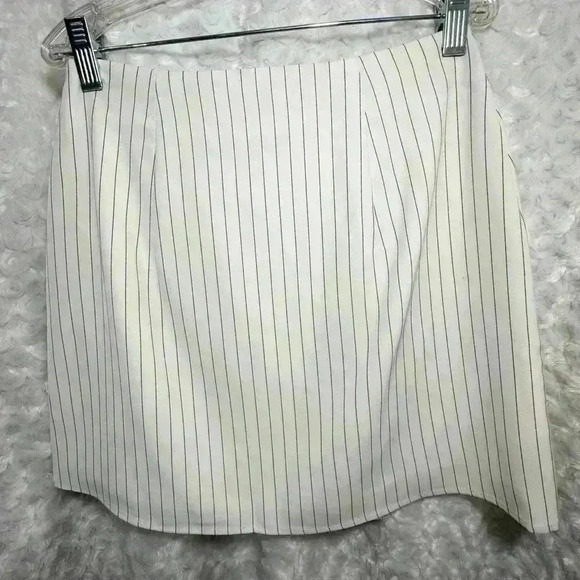 Forever 21 Pin Striped Fold Over Mini Skirt - Picture 2 of 10